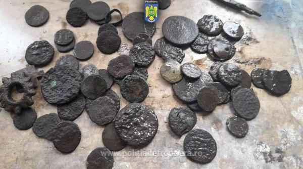 tezaur numismatic roman descoperit in bagajul unor cautatori de comori a fost deschis dosar penal