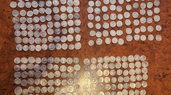 tezaur numismatic impresionant gasit in hunedoara