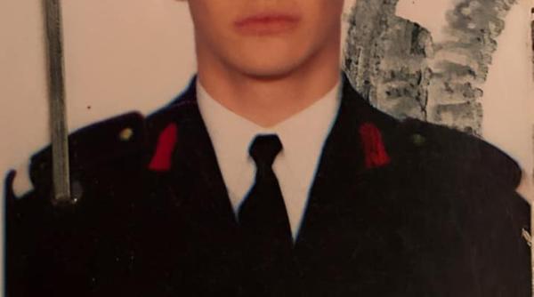 va lansam o provocare il recunoasteti poza are 20 de ani