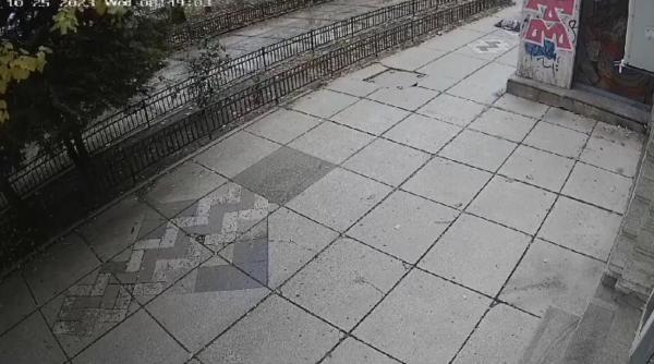 a murit femeia peste care a cazut sinucigasa din bucuresti