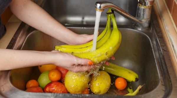 pericolul ascuns din coaja de banana ce trebuie sa faci inainte sa mananci fructul