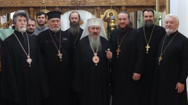 biserica ortodoxa din moldova subordonata patriarhiei moscovei cateriseste preotii care trec la bor reactia mitropoliei basarabiei