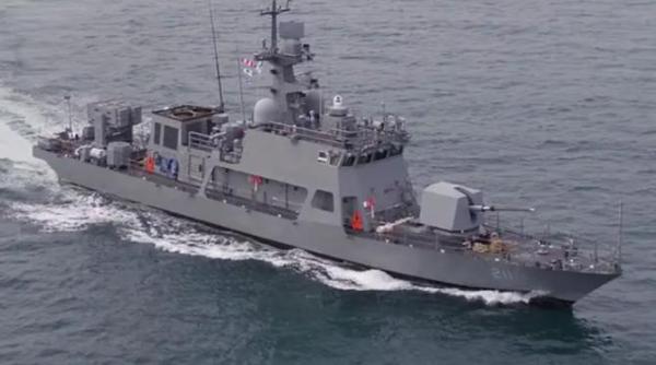 o nava militara de patrulare a coreei de sud a ajutat o nava esuata de 10 zile nord coreeana din ratiuni umanitare