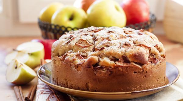 tort de mere cu fundu n sus