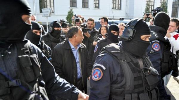 tudor pendiuc fost primar in pitesti ramane in arest judecatoria a respins cererea de liberare conditionata