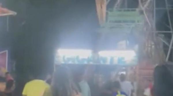 o fata de 13 ani a cazut de la 7 metri din roata unui parc de distractii din brazilia video