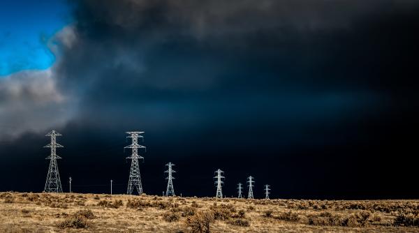 furtuna a facut prapad in constanta vantul puternic de 90 km h a pus stalpi de electricitate la pamant