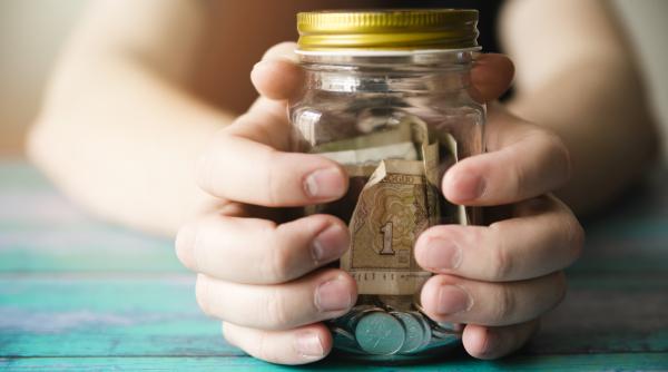 adrian minda un roman ajuns in germania mi au dat salariul pe geamul masinii lucram si 18 ore pe zi