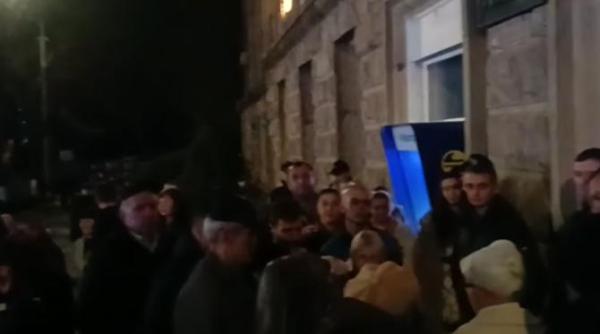 rasturnare de situatie la alegerile din republica moldova protest la balti dupa ce candidatul afiliat lui ilan sor a fost exclus din cursa pentru fotoliul de primar video