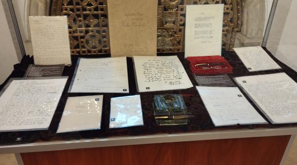 stilourile si manuscrise ale sefilor de stat expozitie la muzeul cotroceni