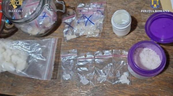 politia romana 15 perchezitii domiciliare in timis si cluj 3 persoane cercetate pentru trafic de droguri