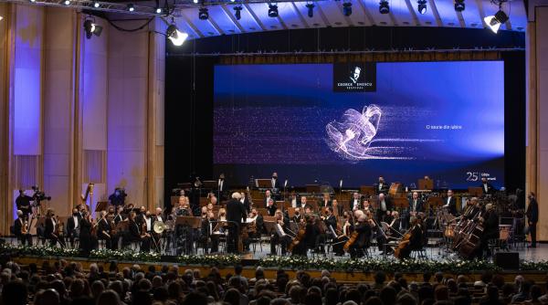 una din marile rusini ale festivalului enescu ioan holender mahnit trebuie sa fie o prezenta permanenta la salzburg s a facut