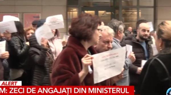 protest spontan la ministerul sanatatii angajatii sunt nemultumiti de salarii