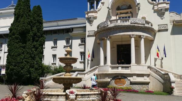 stralucirea belle poque povestea fascinanta a cazinoului din sinaia