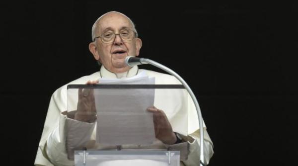 papa francisc indeamna credinciosii sa se roage pentru pace
