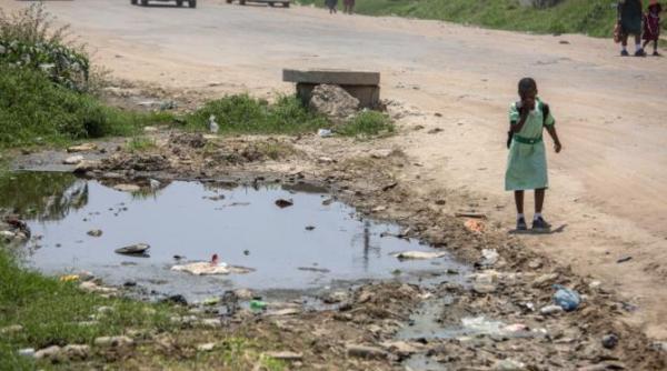 este stare de urgenta din cauza holerei in capitala harare din zimbabwe