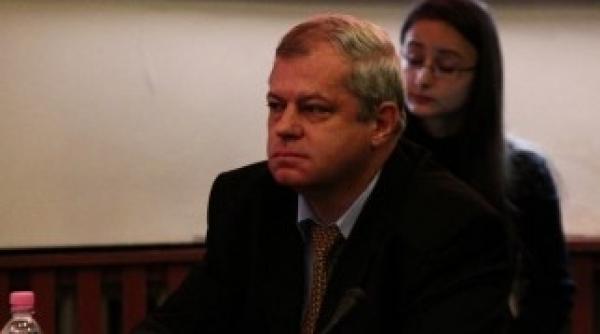 rasvan popescu lanseaza omul orchestra un jurnal altfel portretul liderilor care isi inchipuie ca salveaza romania