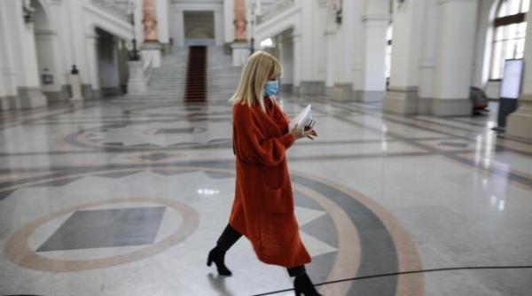 elena udrea si ioana basescu vor fi judecate pe fond de iccj