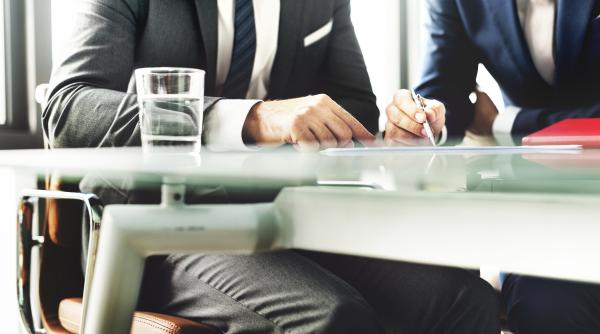 avertismentul lui gheorghe falca pentru guvernanti din umbra putin se uita spre noi ranjind