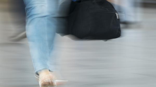 un geamantan suspect a fost lasat in apropiere de palatul administrativ din ploiesti au avut loc evacuari