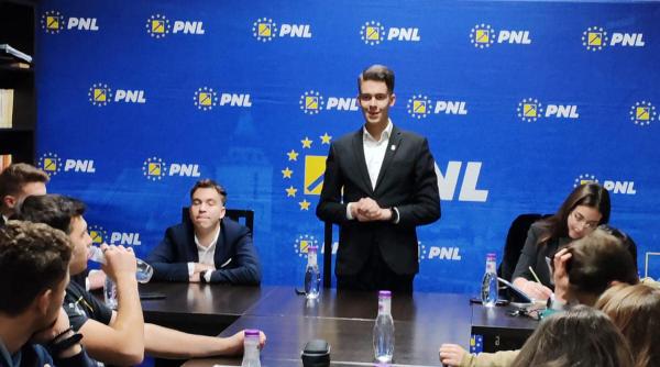 andrei nederi presedintele clubului elevilor liberali la dcnews