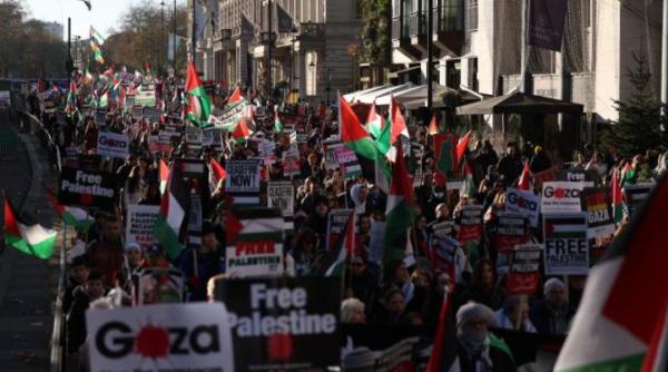 haos la londra manifestanti pro palestina retinuti dupa violente si insemne interzise