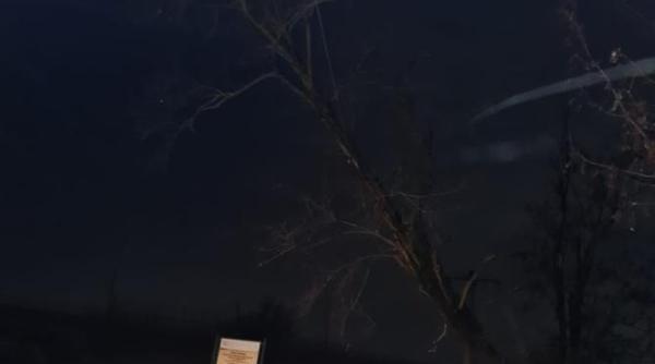 pana de curent din cauza vremii severe 300 000 de oameni din 12 judete afectati raed arafat dsu anunturile momentului drumuri inchise trenuri suspendate masini blocate in zapada pe sosea