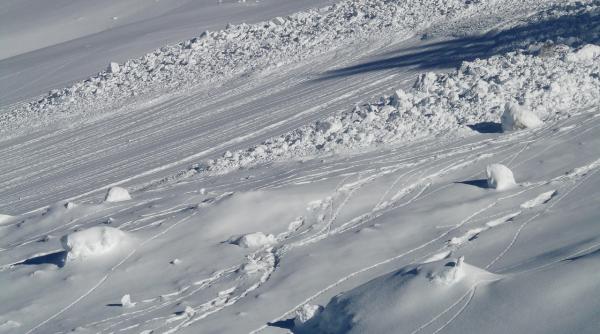 pericol de avalansa la munte salvamont alerta de nivelul 3 din 5 foto harta