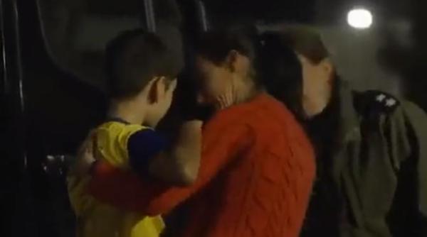 un copil eliberat de hamas a fost pus sa vada un film de groaza cu atacul din 7 octombrie matusa lui a spus totul acei oameni sunt niste monstri