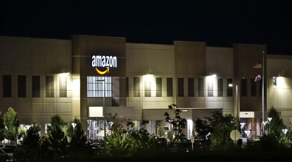 cumparaturile second hand o afacere de peste un miliard de dolari pentru amazon in europa reuters