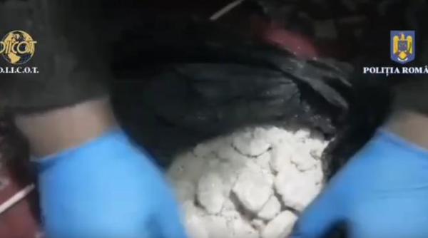 trei traficanti de droguri din galati au fost prinsi in flagrant doi erau deja sub control judiciar