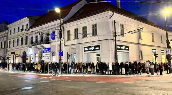 pentru ce au stat sute de tineri din cluj la coada in ciuda frigului excelent am trecut pe acolo si m am bucurat