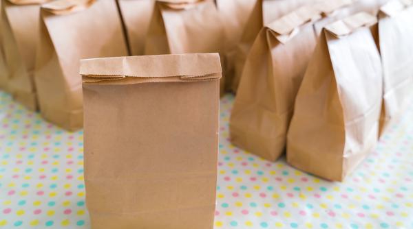 cadourile medicilor din perioada ceausista cafea whisky si kent manipulate de securitate