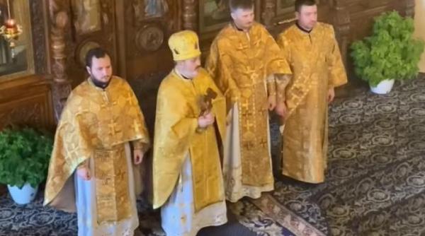 o importanta parohie din centrul chisinaului a trecut la biserica ortodoxa romana ropote de aplauze in intreaga biserica in momentul anuntului video