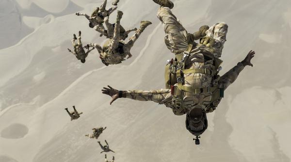 povestea unei femei din grecia locotenent si parasurist comando la 27 de ani armata a incetat sa mai fie o afacere pentru barbati