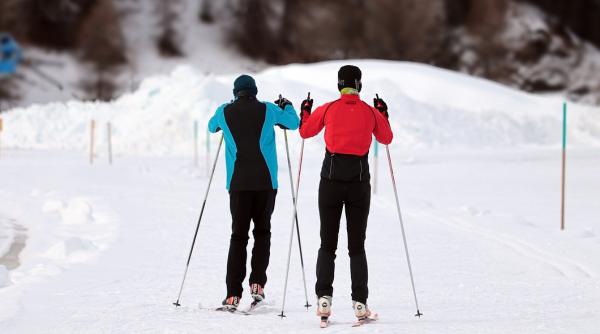 cat costa sa mergi la schi in romania comparativ cu bulgaria si austria