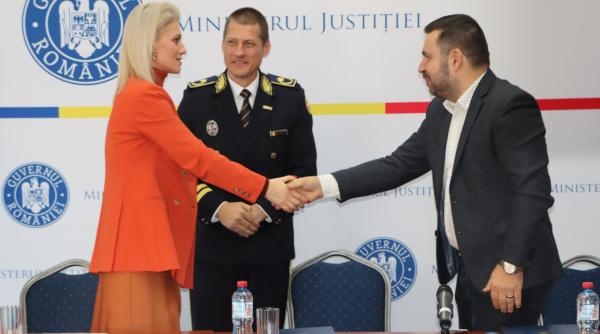 romania primul penitenciar la standarde europene contractul semnat in prezenta alinei gorghiu ministra justitiei