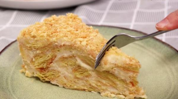 tortul din foietaj cu crema de patiserie desertul de efect