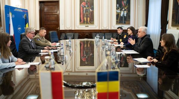 angel tilvar ministrul apararii in compania ambasadorului poloniei la bucuresti