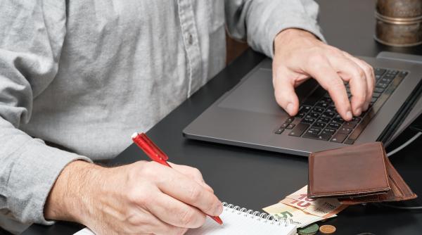 ghidul e factura de la 1 ianuarie 2024 facturarea electronica devine obligatorie bolos acest instrument va consolida eforturile noastre de a proteja bugetul public