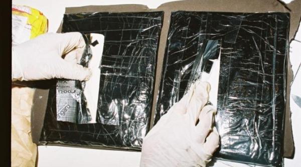 politia din spania a capturat 11 tone de cocaina totul intr o saptamana cocaina era importata de organizatii infractionale albaneze