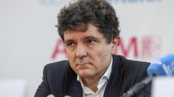 m a sunat am fost surprins ce a discutat sebastian burduja cu nicusor dan i am spus ca trebuie sa il respecte