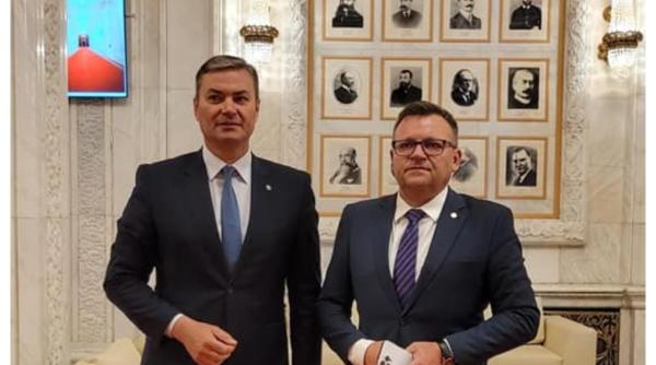 budai si deputatul slincu surprinsi intr o masina furata la vama primul mesaj al proprietarului masinii