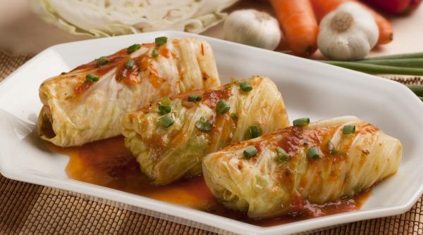 sarmale cu piept de pui alternativa de craciun pentru cei care nu agreeaza carnea de porc