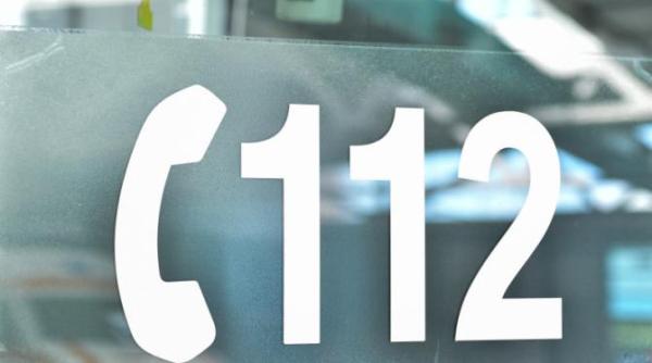 accident in dambovita un microbuz cu 10 persoane s a rasturnat