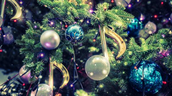 last christmas wham pentru a cincea oara pe primul loc in topul festiv din uk