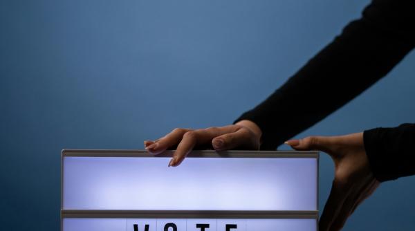 portita legala prin care partidele isi pot incepe campaniile electorale cu mult timp inainte de alegeri cazul aur