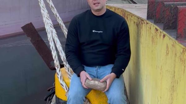 cosmin andreica s ar putea alege cu dosar penal dupa ce s a plimbat prin portul constanta cu un pachet asemanator celor care contin cocaina