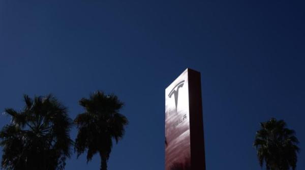 tesla doreste sa accelereze extinderea planificata a fabricii sale in germania