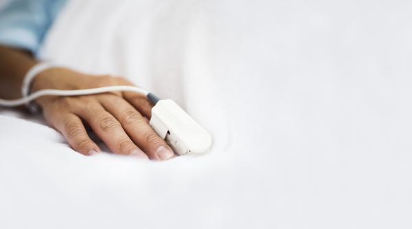 trei femei intoxicate cu monoxid de carbon intr un magazin au fost transportate de urgenta la spital